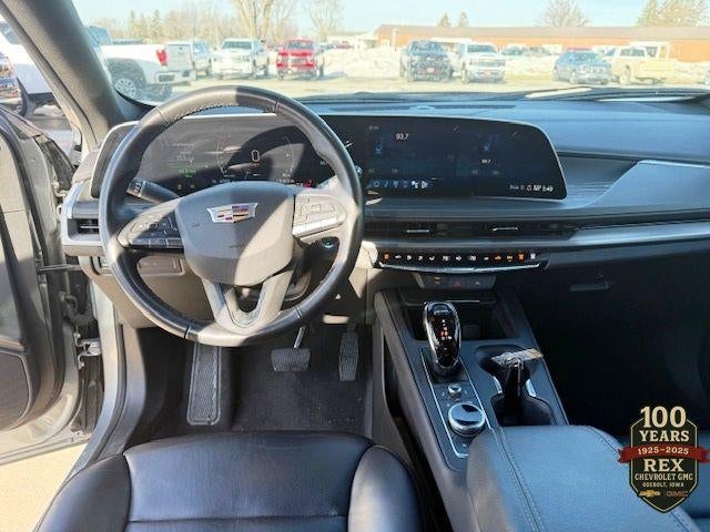 2024 Cadillac XT4 Premium Luxury