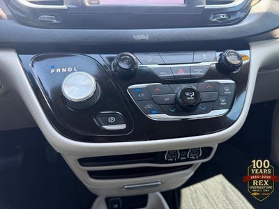 2022 Chrysler Voyager LX